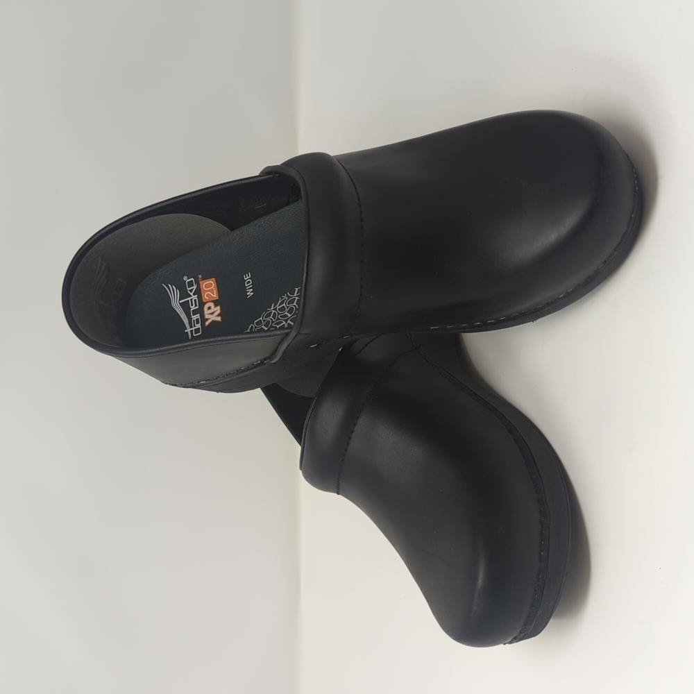 Dansko XP 2.0 2022 Black Waterproof Pull Up Professional Clogs Size 41
